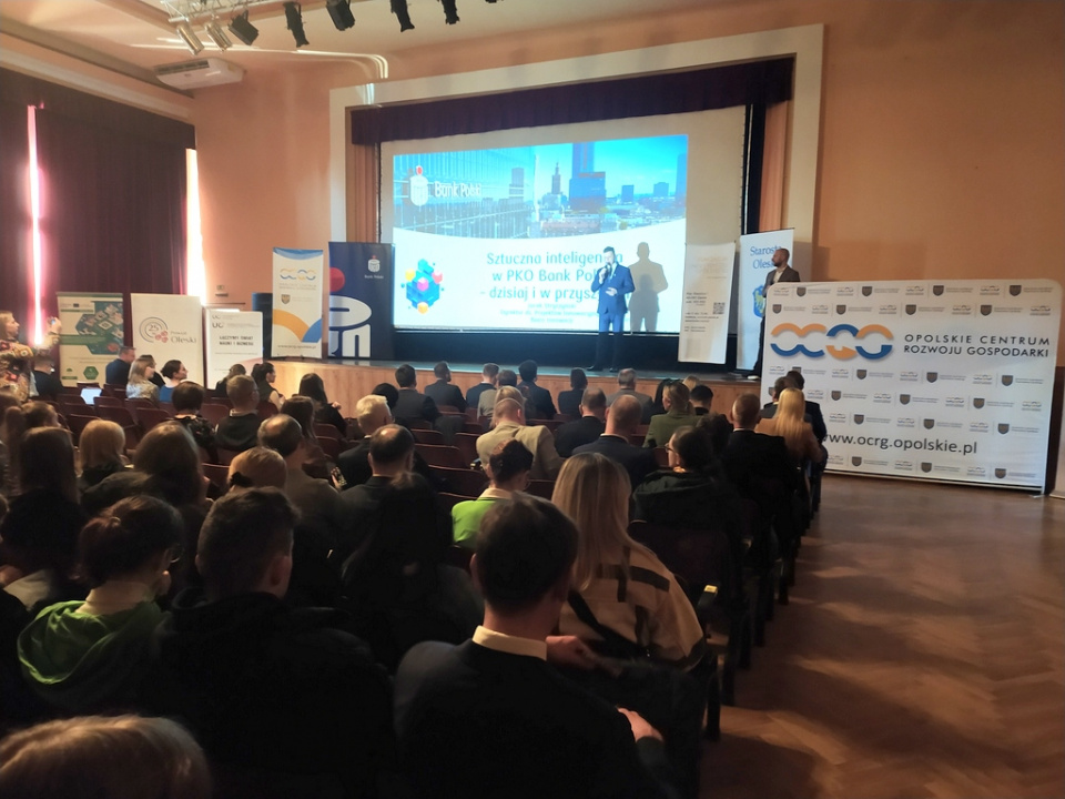 Konferencja, pt. "Nauka - Biznes - Samorząd" w Oleśnie [fot. Witold Wośtak]