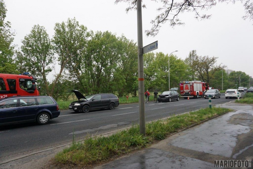 Zderzenie dwoch aut na Wrocławskiej w Opolu [fot. Mario]