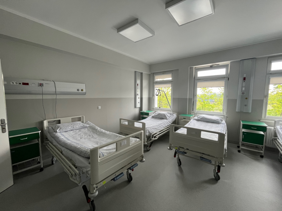 Opolskie Centrum Onkologii ma nowy sprzęt do leczenia pacjentów i wyremontowany oddział [fot. Monika Matuszkiewicz-Biel]